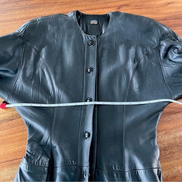 ANNI ‘90 Vtg Black Lambskin Leather Long Button Front Fitted Coat Dress Timeless - Picture 14 of 16